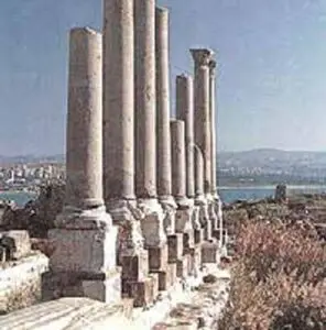 The Columns Park in Tyre